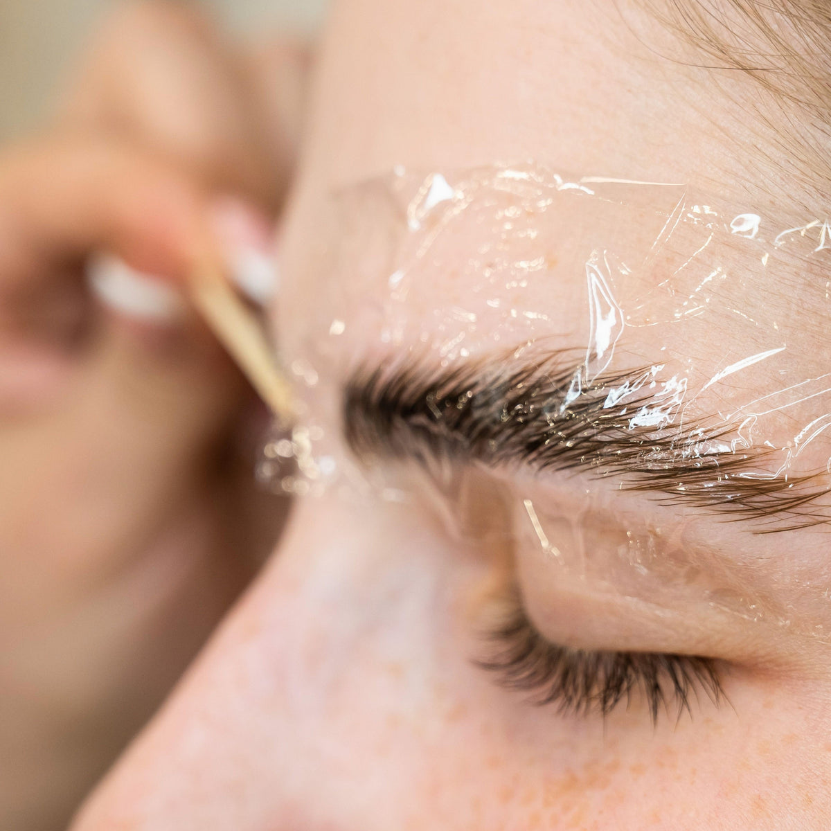 Perfilado de Cejas + Tinte + Laminado